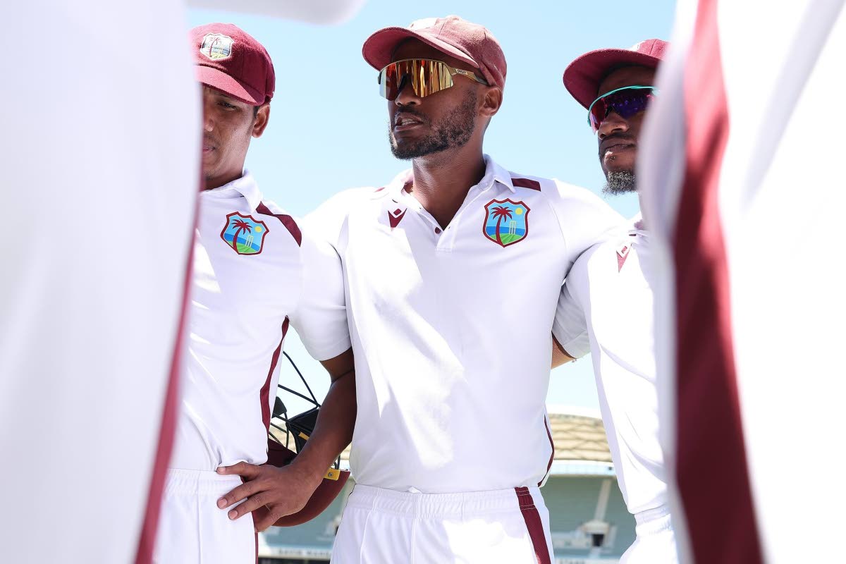 Kraigg Brathwaite, then captain of the West Indies, speaks to his team ahead of a game.