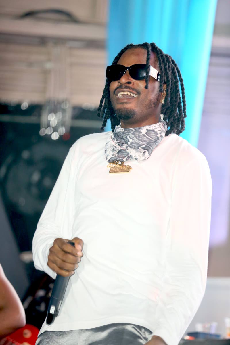 Govana’s collab with Ayetian, ‘Wah Yo Deh Pan’, is #3 on DJ 3D’s Top 15 Dancehall Chart; #8 on Contractor’s Top 15 Reggae and Dancehall Chart 14 on DJ Tom’s Top 15 Dancehall Songs in the Street chart. His solo hit ‘Mawnin’ Sir is featured o