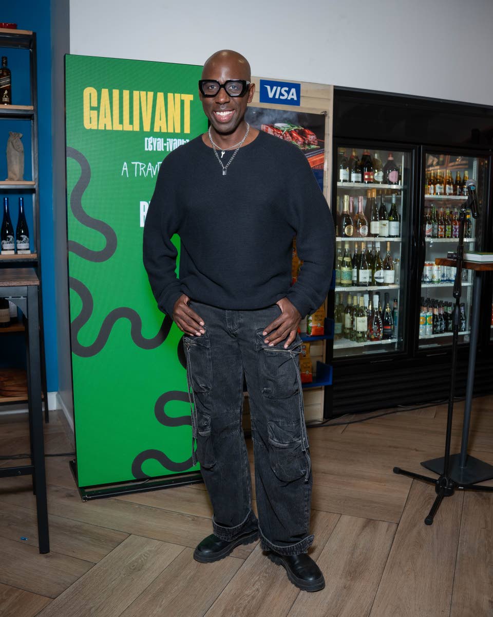 SAINT International’s Deiwght Peters turned up in a black-on-black look that delivered his trademark mix of confidence and cool.