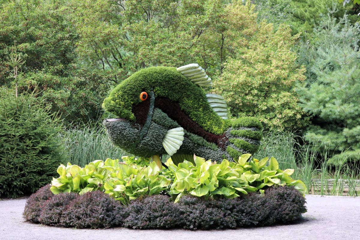 Photo by Howard Campbell 
Mosaiculture in the gardens at Niagara Parks Botanical Gardens, Ontario, Canada