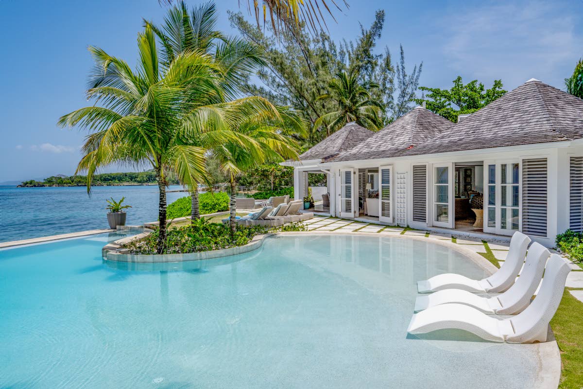 Many describe this home as “to die for”. We see why. 