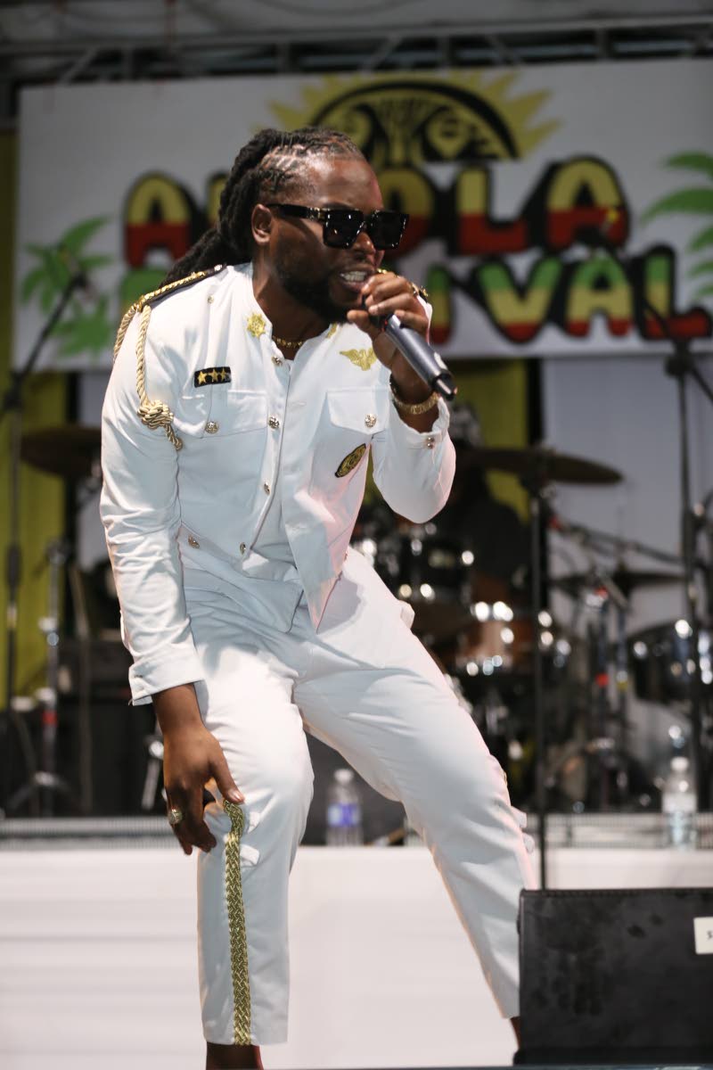 Short Ghad performing at Angola Festival held Wednesday December 31 at Angola Restaurant, Old Pera, St Thomas.