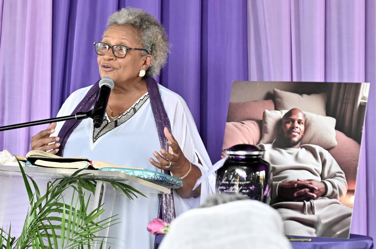 Pastor Lorna Wesley giving the message of love from 1 Corinthians 13. 