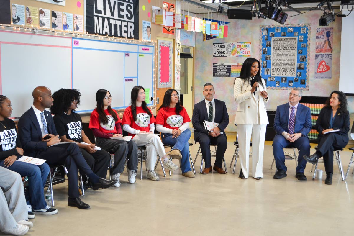 
Dr Rushell White making a presentation as superintendent in the New York City Department of Education. 