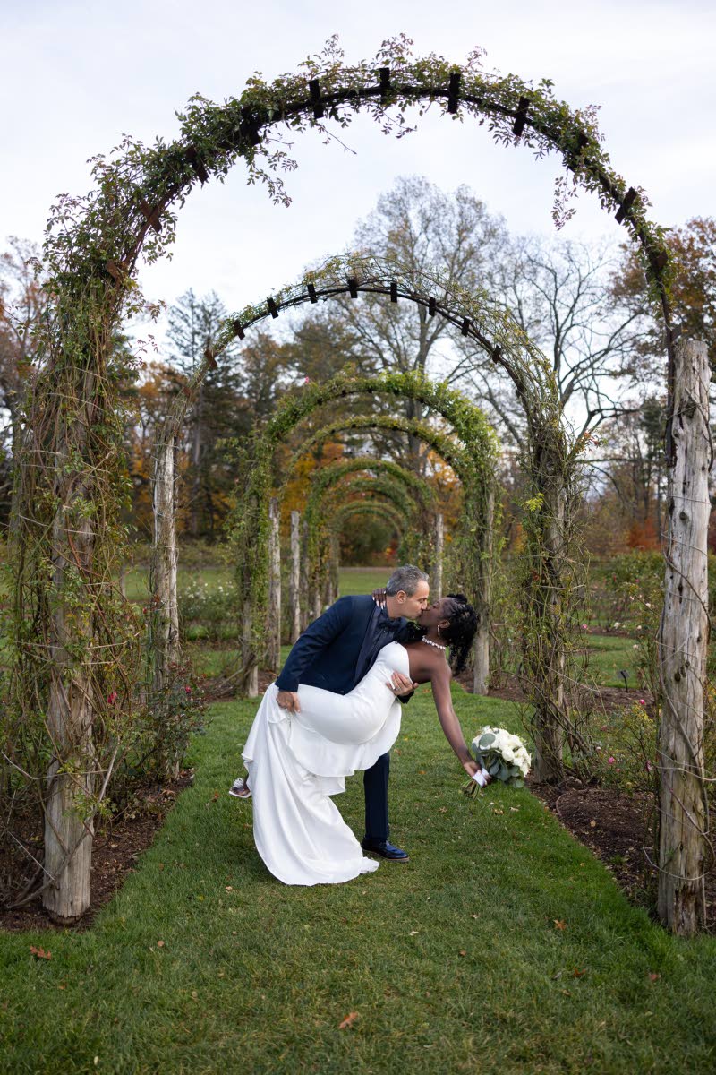 The Grants share a kiss as a newly-weds.