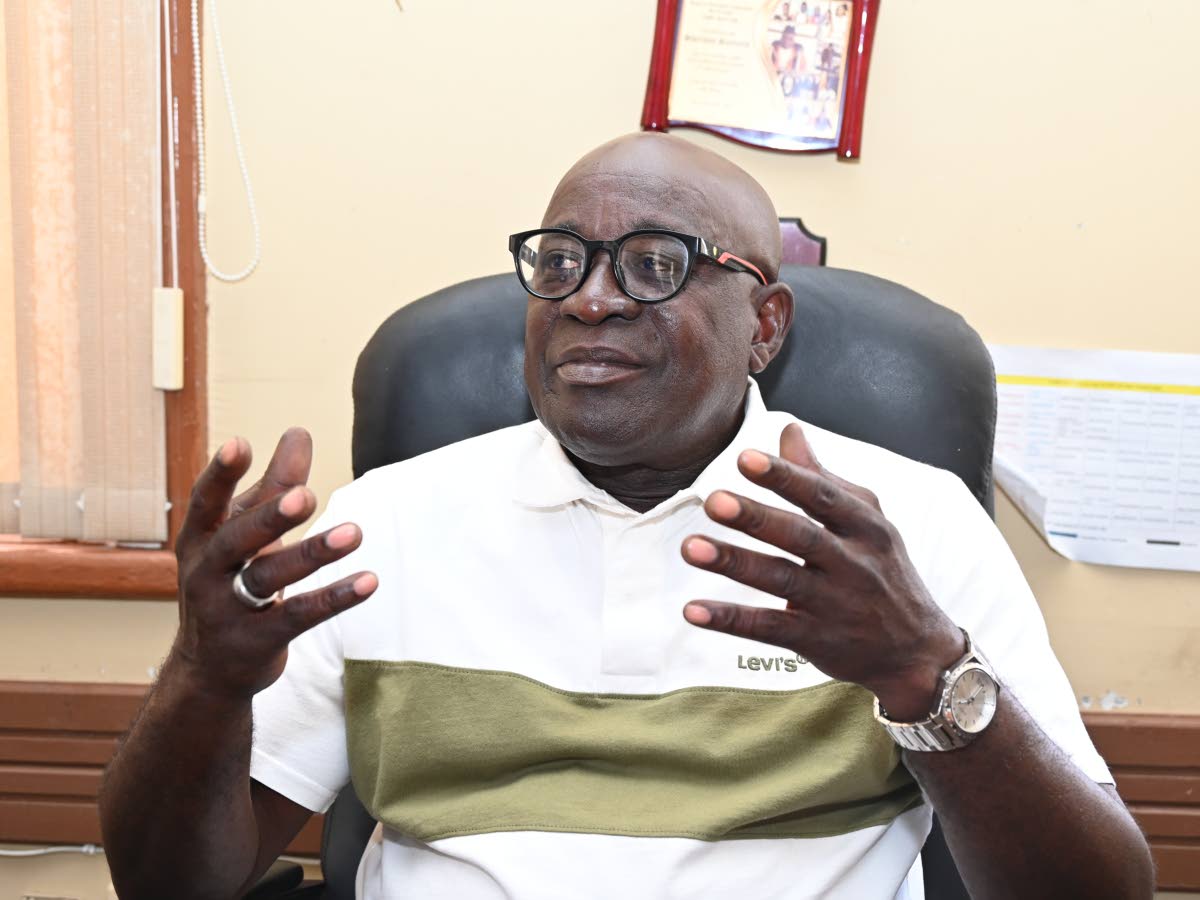 



Lucea 
Mayor Sheridan Samuels.