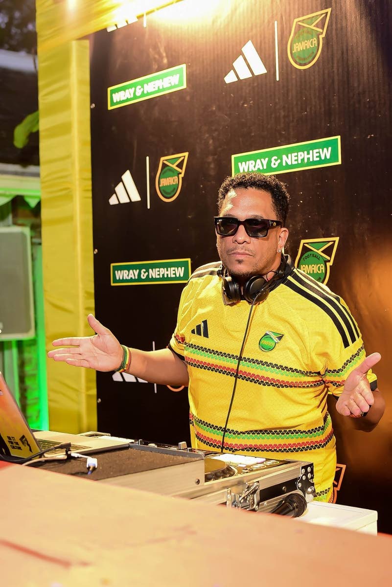 DJ Bambino lit up the turntables, bringing the vibe to the evening.