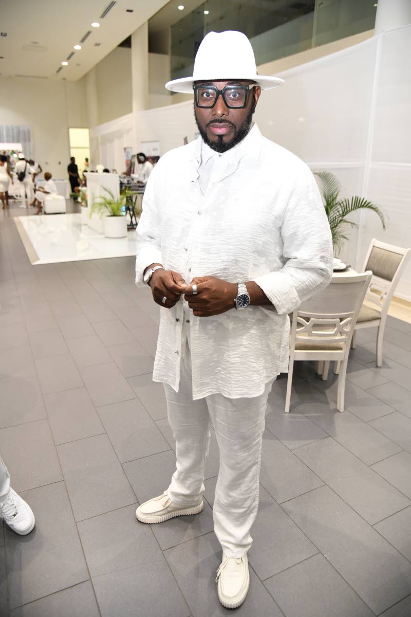 We spotted Ewan Simpson, chairman of Jamaica Reggae Industry Association (JaRIA), soaking up the evening’s festivities.