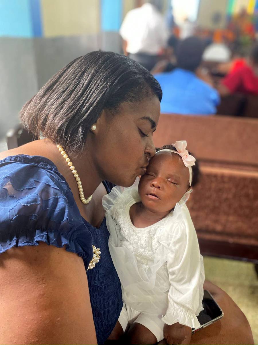 


Mom Natalia Gardener with baby Anna-Olivia.