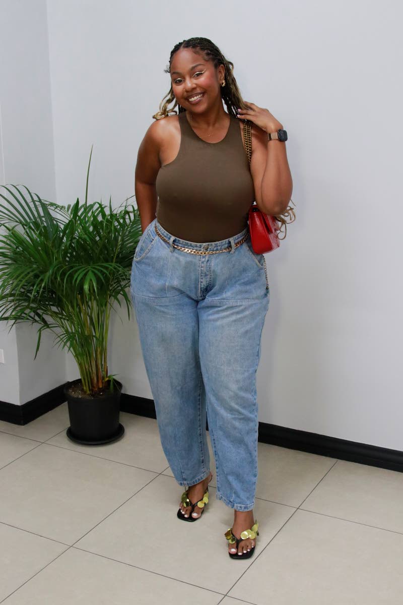  Annick Vogel keeps it cute and simple for the festive evening.