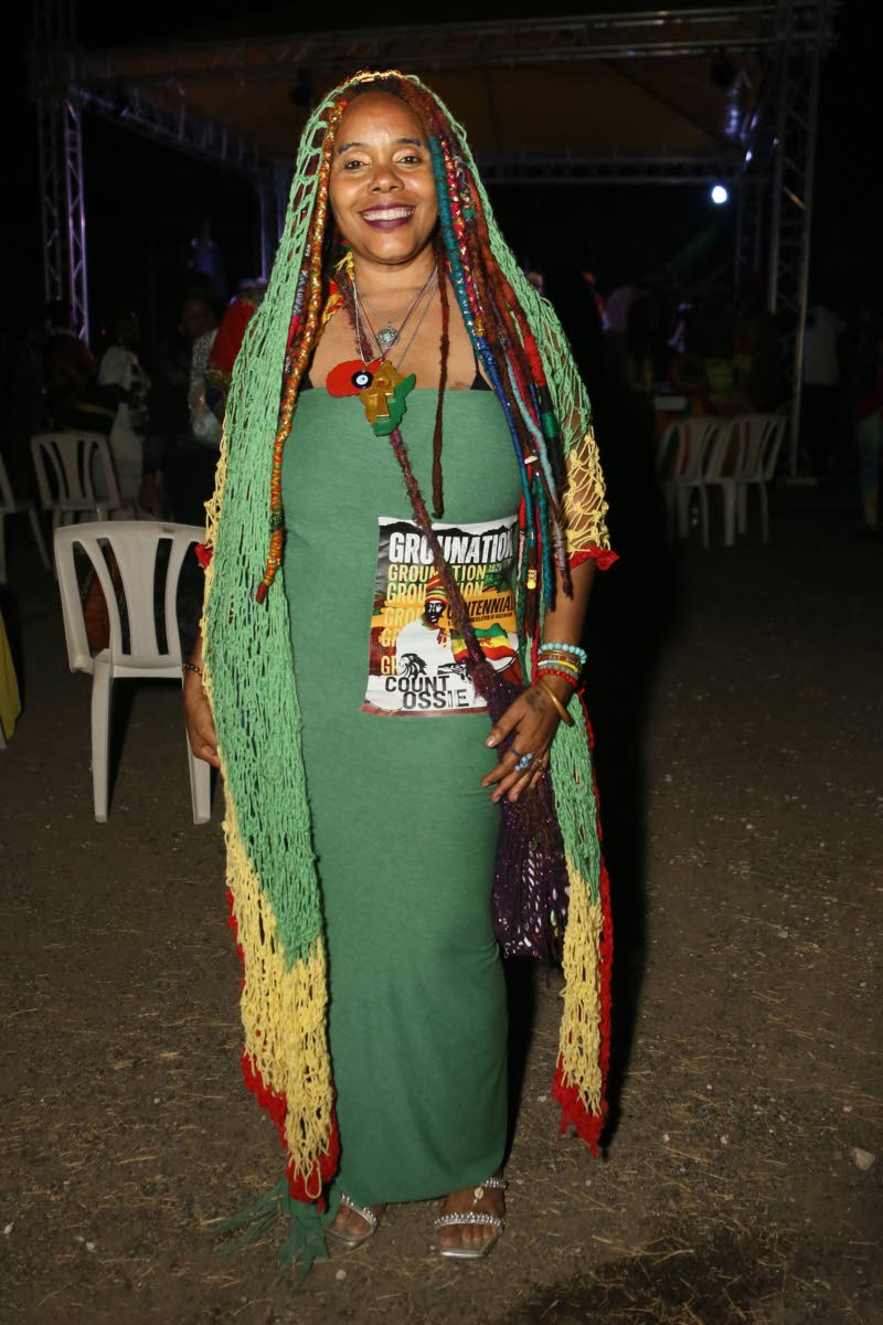 Left: Mojiba, daughter of Count Ossie.