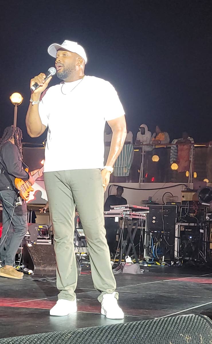 Agent Sasco connects with the crowd, with tracks like ‘Winning Right Now’.