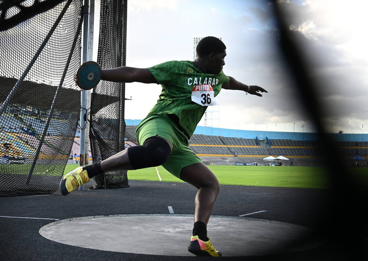 
Kamari Kennedy of Calabar High in action.