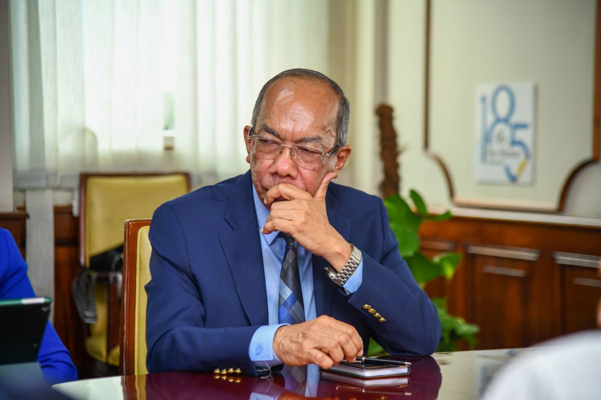 
The Jamaica Police Federation says it has written to Deputy Prime Minister and Minister of National Security and Peace Dr Horace Chang requesting an urgent meeting on the issue.