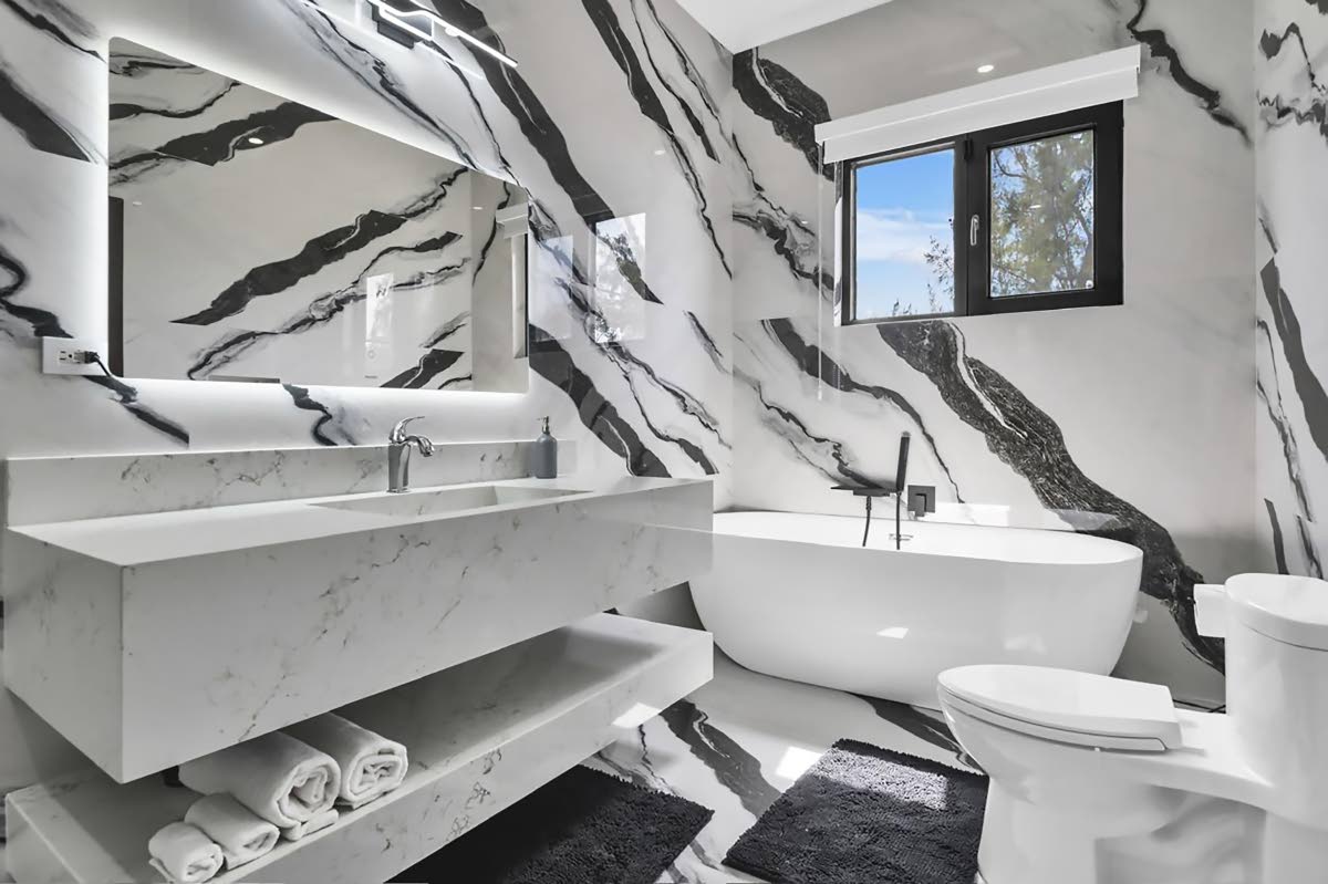 A dazzling bathroom if there ever was one.