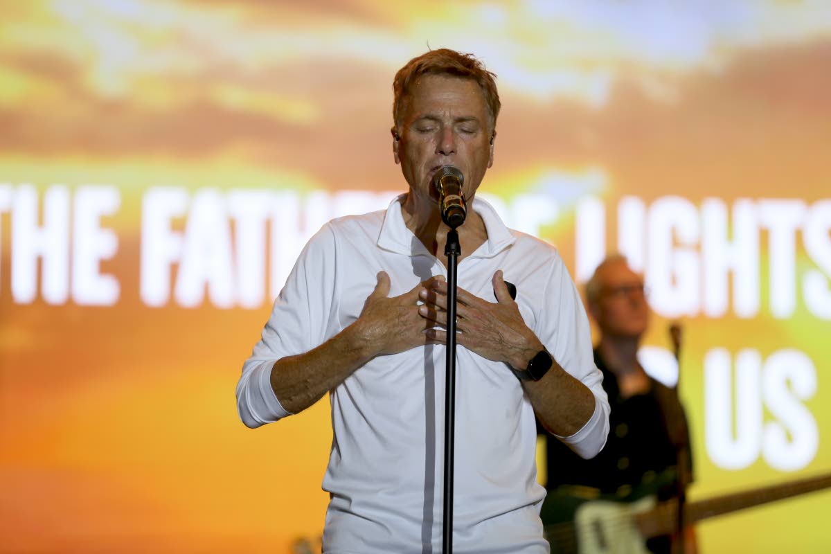 Michael W. Smith leads patrons in worship during his headline performance at Come Alive 2026: A National Call to Worship on the King’s House East Lawn.
