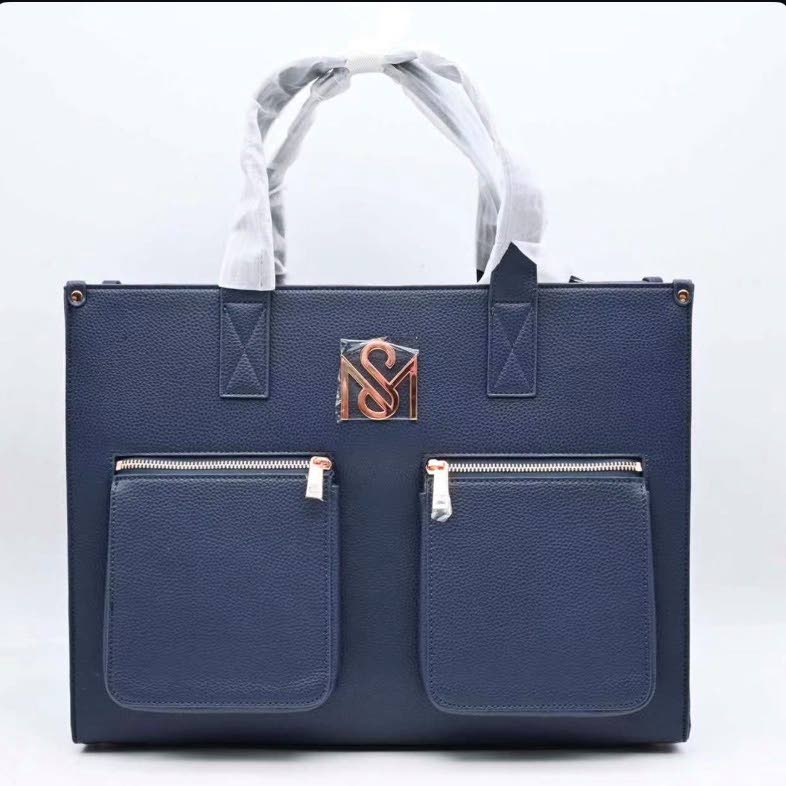 A customer favourite, the navy blue SM Kollection Tote has emerged as the brand’s best-selling shade, marrying understated elegance with everyday functionality.
