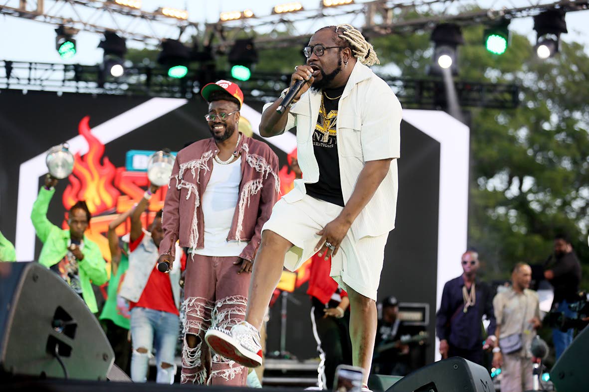 Beenie Man (left) performing alongside Harry Toddler at Summa Sizzle. 
