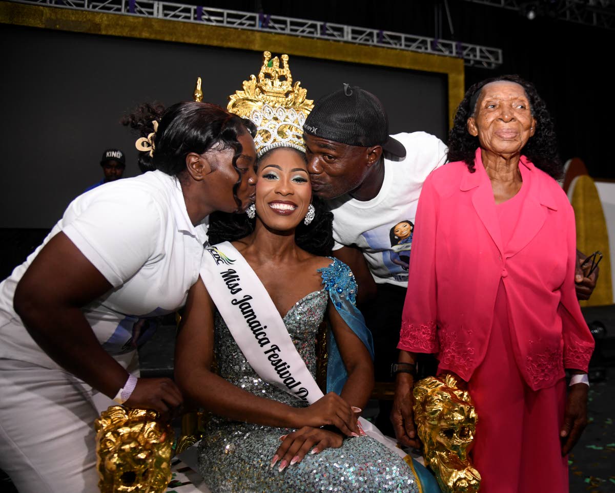 Miss Jamaica Festival Queen 2026 Christina Williams (centre) shares a moment with her family, including stepmother Lasandra Williams (left), father Conroy Williams (second right), and grandmother Carmen McPherson, at the Miss Jamaica Festival Queen Coronat