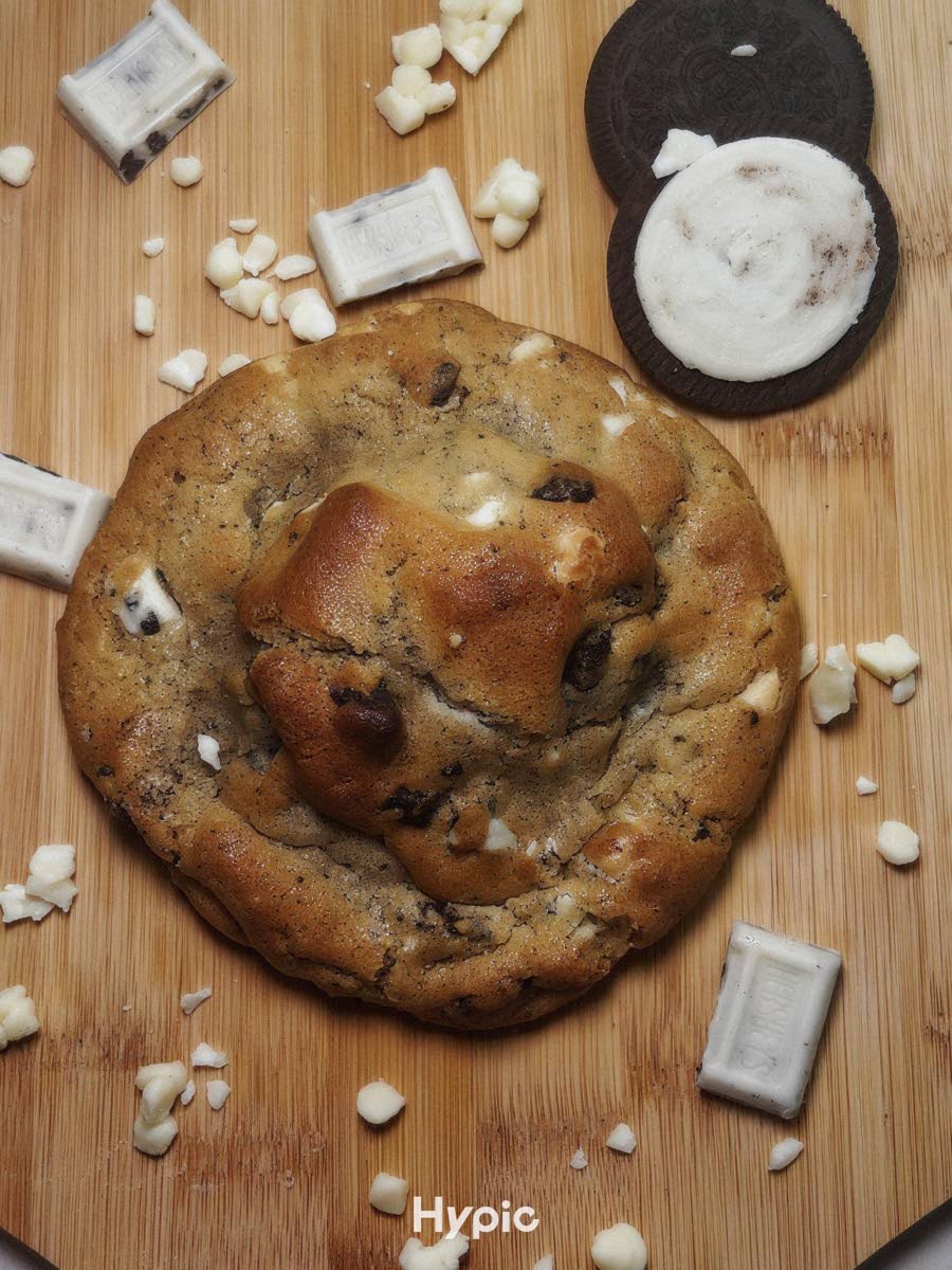 The cookies & cream cookie features a soft vanilla base loaded with crushed cookies and cream pieces, bringing a nostalgic twist to a classic favourite.