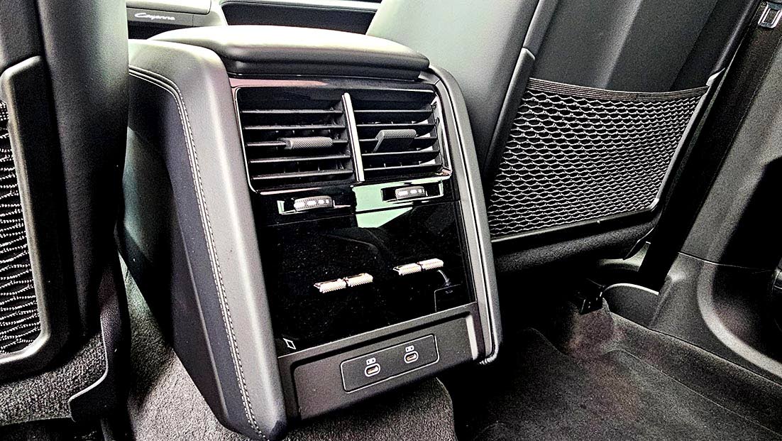 Dedicated rear climate control vents and digital touch panels ensure second-row passengers can easily tailor their cabin temperature.