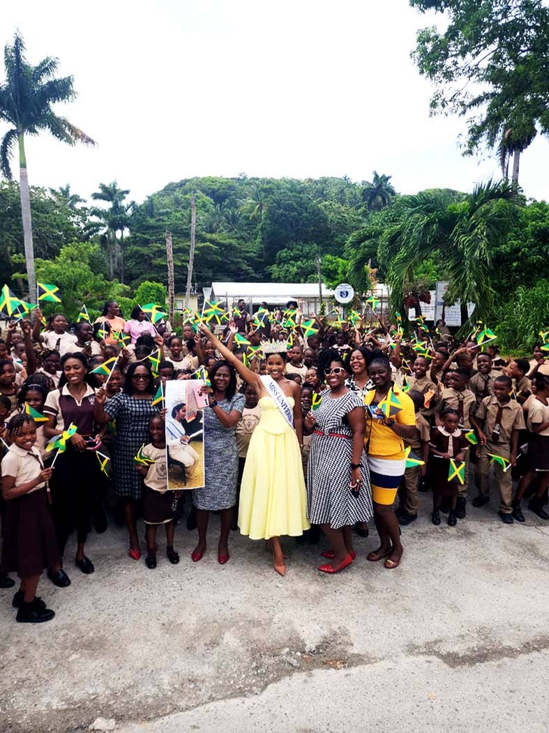 Celene Hall visits her alma mater Boundbrook Primary School, where she is greeted by students, parents and teachers as part of her homecoming parade activities on Friday September 11.