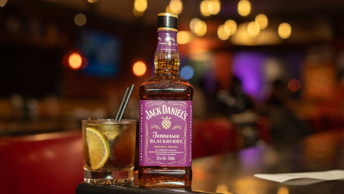 Jack Daniel’s Tennessee Blackberry pairs bold blackberry flavour with the distinctive character of Jack Daniel’s Tennessee Whiskey and can be enjoyed on the rocks or in cocktails.