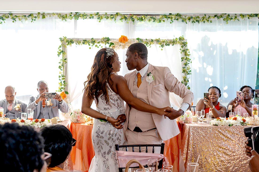 Arthur and Camille shared their first dance to ‘I’ll Give My Best to You’ by Gwen Guthrie and George Benson.