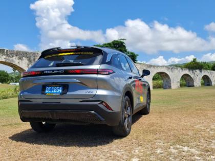 A split spoiler completes the stylish look of the X55 from the back.