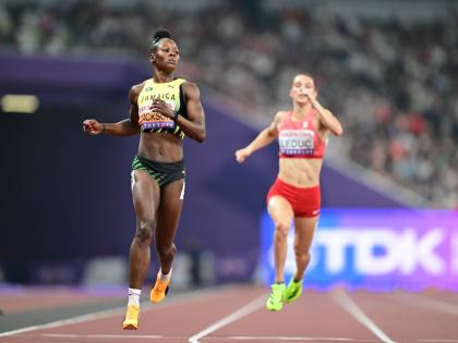 Shericka Jackson is the picture of control as she wis her women's 200-metre heat to advance to the semifinals of the World Athletics Championships inside the Japan National Stadium