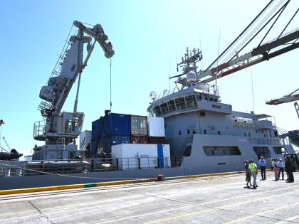 The Netherlands and European Union deliver another shipment of vital relief supplies to Jamaica yesterday in response to the devastation caused by Hurricane Melissa last week. The Dutch Navy support ship, HNLMS Pelikaan, docked in the Kingston Harbour yest