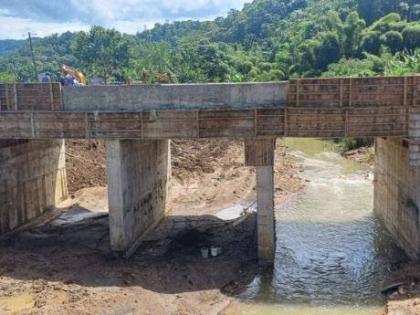 
Leon Jackson
The Troy Bridge in Trelawny being reconstructed at a cost of $231 million