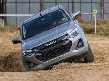 Putting theory into practice, the D-Max demonstrates its superior wheel articulation and chassis rigidity while navigating the technical rigors of the test track.
