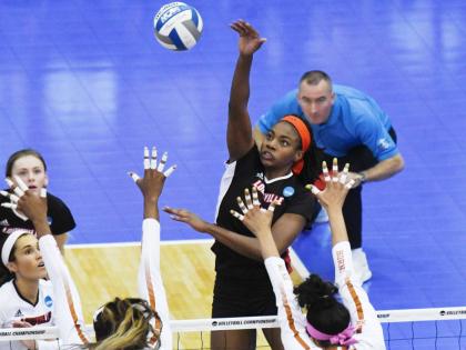 Aiko Jones (third right) 