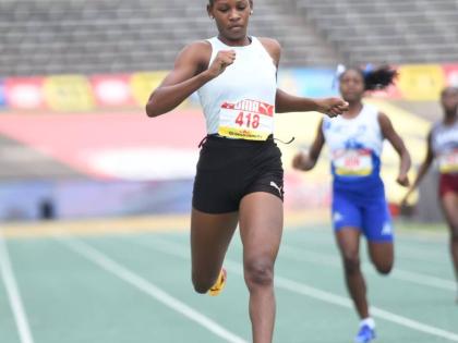 Holland High School sprint star Shanoya Douglas winning her girls’ Class One 200m heat at Champs 2026.