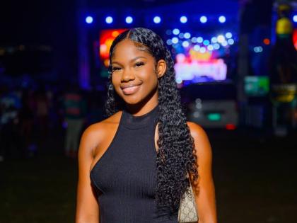 Describing herself as one of Alkaline’s biggest fans, Ackeila McKay was too hot to handle in an all-black ensemble.