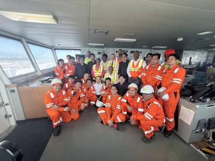  Arsenio Dominguez, Secretary General of the International Maritime Organization pictured with Seafarers aboard the Höegh Osaka, the MAJ team and the agents who facilitated the tour.