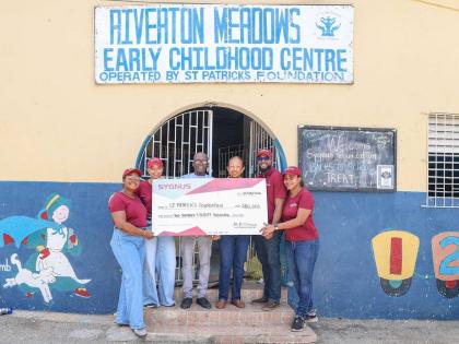 As Sygnus celebrates its 10th anniversary and begins a new chapter through the Sygnus Foundation, members of the team join the principal and students of the Riverton Meadows Early Childhood Centre during their back-to-school initiative.