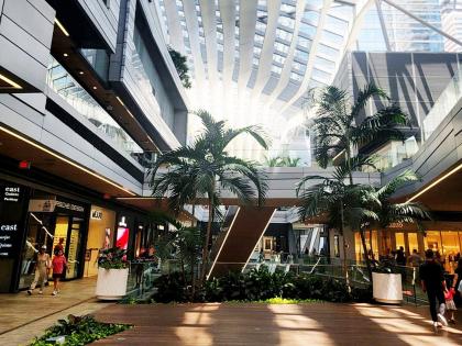 The bustling Brickell City Centre in Miami offers visitors a dynamic mix of premium and contemporary shopping, dining and lifestyle experiences.