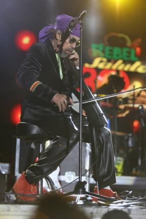 Steven 'Cat' Coore of Third World performing at Rebel Salute 30 in 2024.