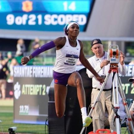 
Shantae Foreman in action for Clemson University.