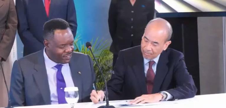 President of the Jamaica Employers’ Federation (JEF), Wayne Chen (right), and Caribbean Examinations Council (CXC) Registrar and CEO, Dr Wayne Wesley, sign the Partnership Engagement Agreement (PEA) during the 2026 CXC Ministerial Forum opening ceremony,
