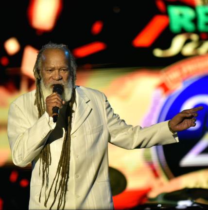 Legendary singer Ernie Smith