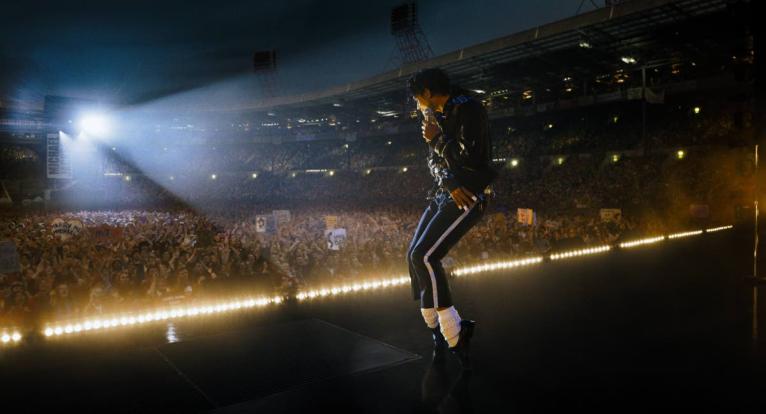 This image released by Lionsgate shows Jaafar Jackson as Michael Jackson in a scene from ‘Michael’. 