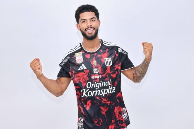 LASK defender Miguel Freckleton 